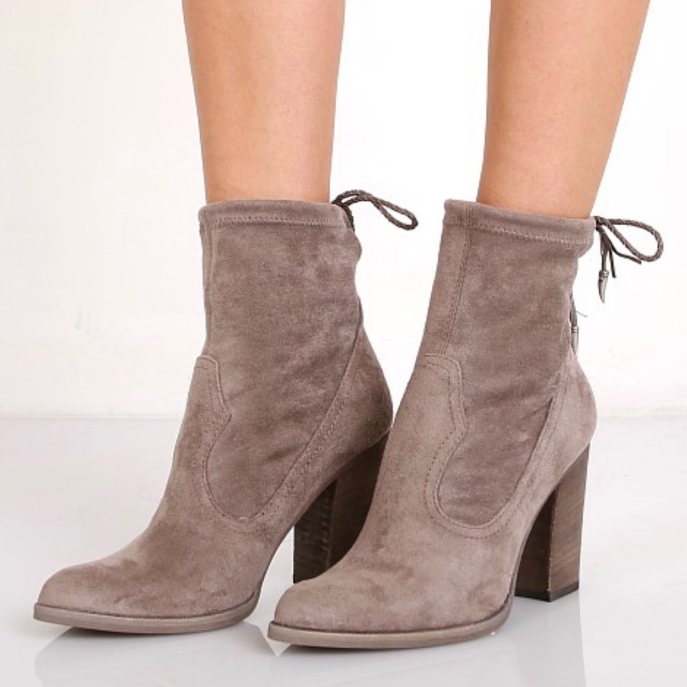 Dolce Vita Casee Grey Stella Suede Boots